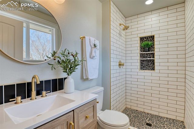 6710 Snowbird Drive, Colorado Springs, CO 80918