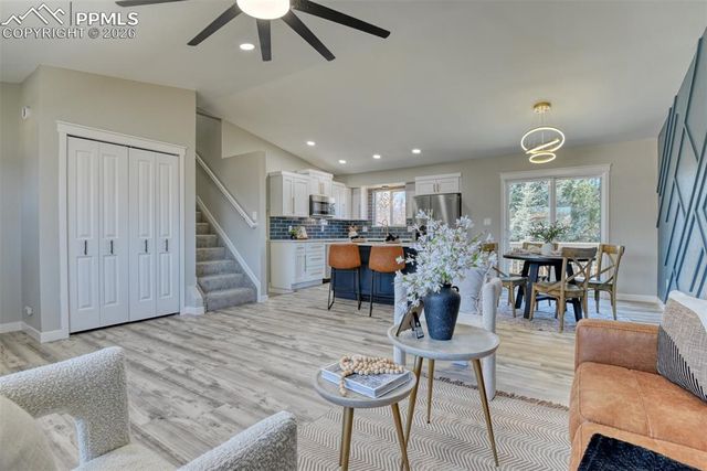 6710 Snowbird Drive, Colorado Springs, CO 80918