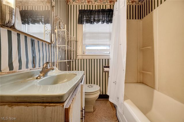 13405 Thornhurst Avenue, Garfield Heights, OH 44105