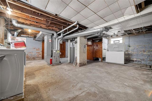 13405 Thornhurst Avenue, Garfield Heights, OH 44105