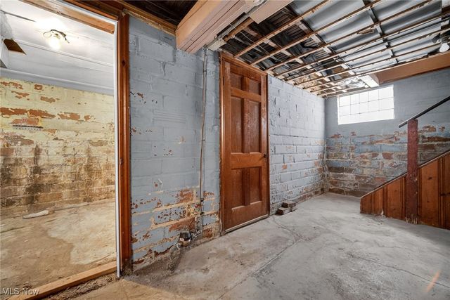 13405 Thornhurst Avenue, Garfield Heights, OH 44105