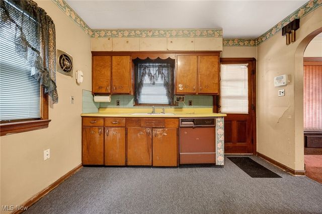 13405 Thornhurst Avenue, Garfield Heights, OH 44105