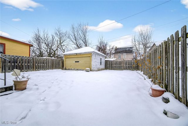 13405 Thornhurst Avenue, Garfield Heights, OH 44105