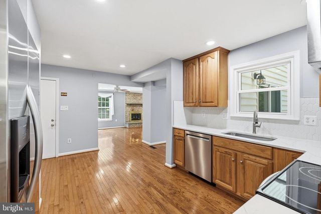 38 BLACKBURN CT, Burtonsville, MD 20866