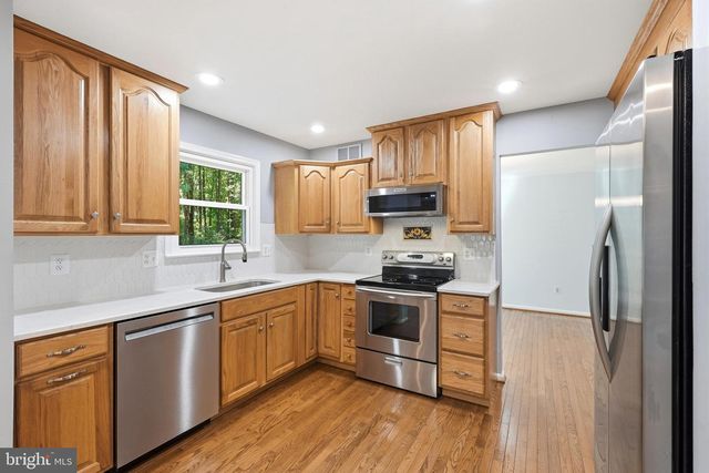 38 BLACKBURN CT, Burtonsville, MD 20866