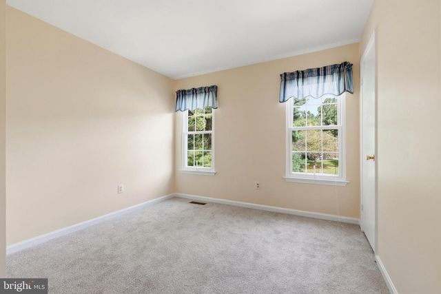 38 BLACKBURN CT, Burtonsville, MD 20866
