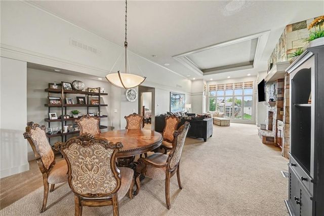 19420 W 102nd Street, Lenexa, KS 66220