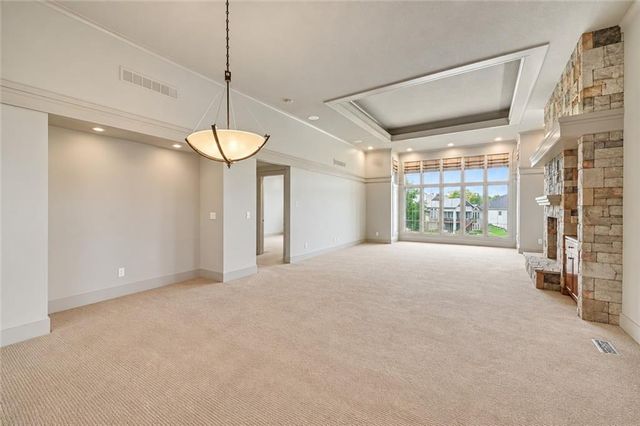 19420 W 102nd Street, Lenexa, KS 66220