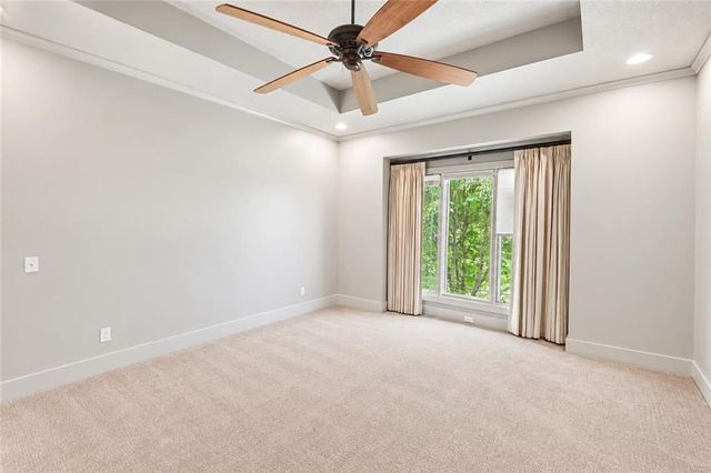 19420 W 102nd Street, Lenexa, KS 66220