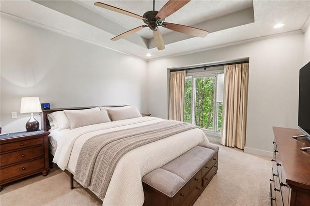 19420 W 102nd Street, Lenexa, KS 66220