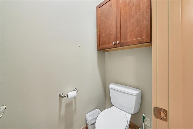 19420 W 102nd Street, Lenexa, KS 66220