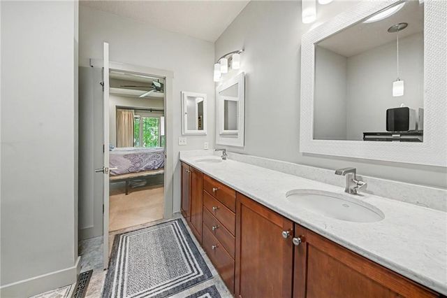 19420 W 102nd Street, Lenexa, KS 66220