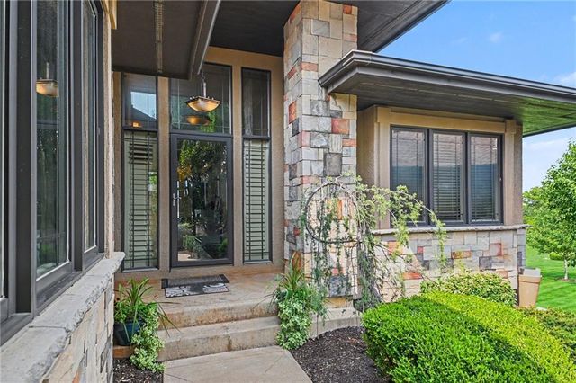 19420 W 102nd Street, Lenexa, KS 66220
