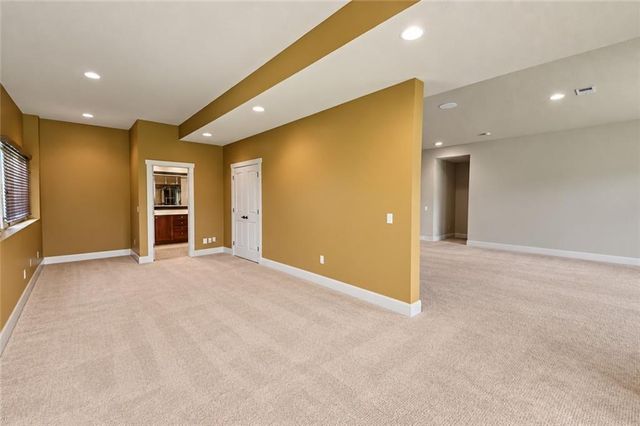 19420 W 102nd Street, Lenexa, KS 66220