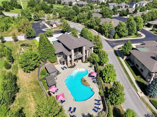 19420 W 102nd Street, Lenexa, KS 66220