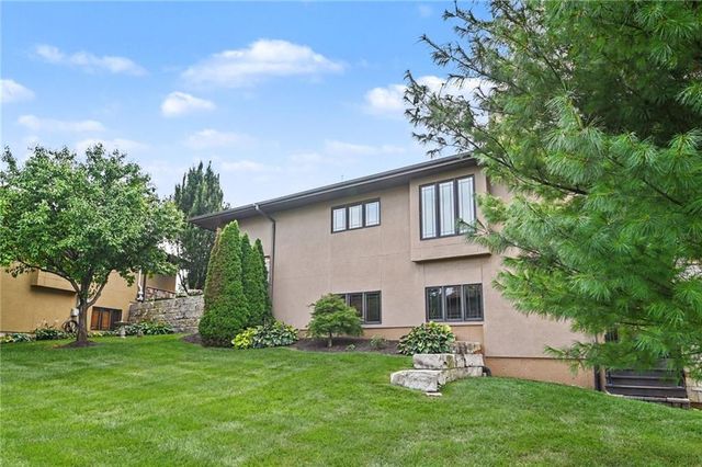 19420 W 102nd Street, Lenexa, KS 66220