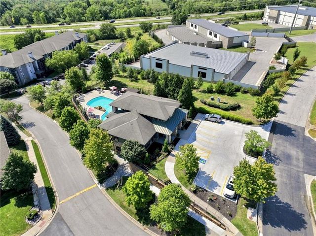 19420 W 102nd Street, Lenexa, KS 66220