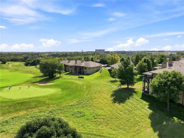 19420 W 102nd Street, Lenexa, KS 66220