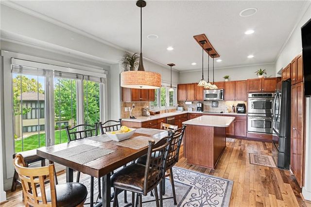 19420 W 102nd Street, Lenexa, KS 66220