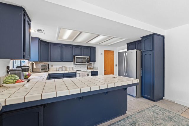 28841 Yosemite Springs Pkwy, Coarsegold, CA 93614