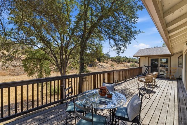 28841 Yosemite Springs Pkwy, Coarsegold, CA 93614