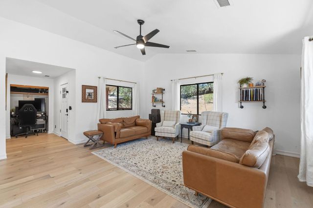 28841 Yosemite Springs Pkwy, Coarsegold, CA 93614