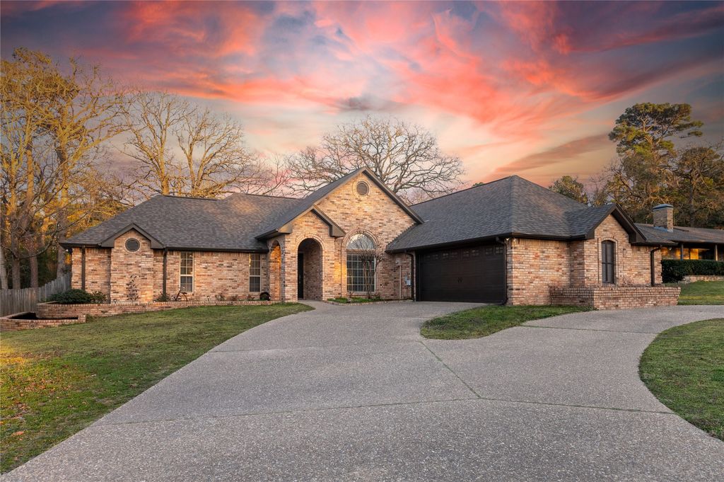 329 Hideaway Lane E, Hideaway, TX 75771
