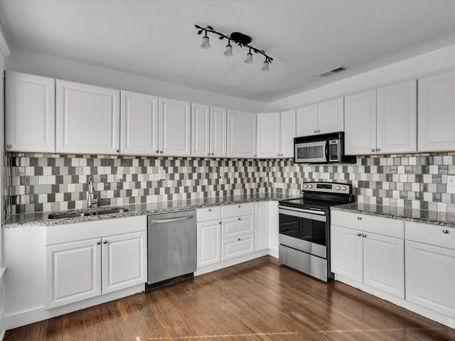 3000 S Jennings Avenue, Fort Worth, TX 76110