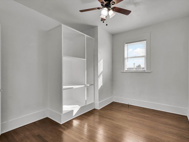 3000 S Jennings Avenue, Fort Worth, TX 76110
