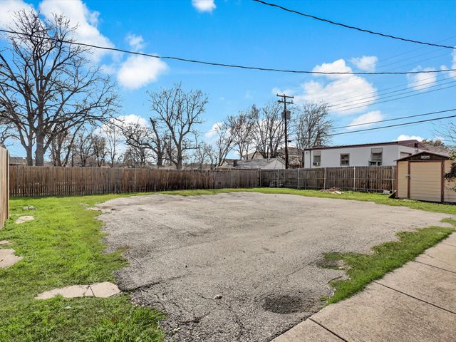 3000 S Jennings Avenue, Fort Worth, TX 76110