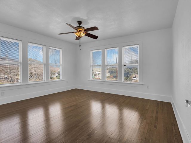 3000 S Jennings Avenue, Fort Worth, TX 76110