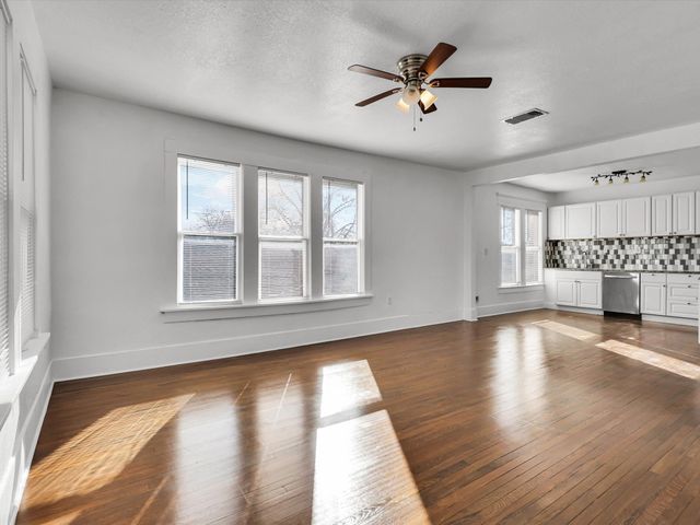 3000 S Jennings Avenue, Fort Worth, TX 76110