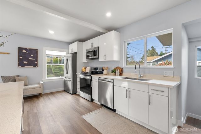 6058 6th Avenue NE, Seattle, WA 98115