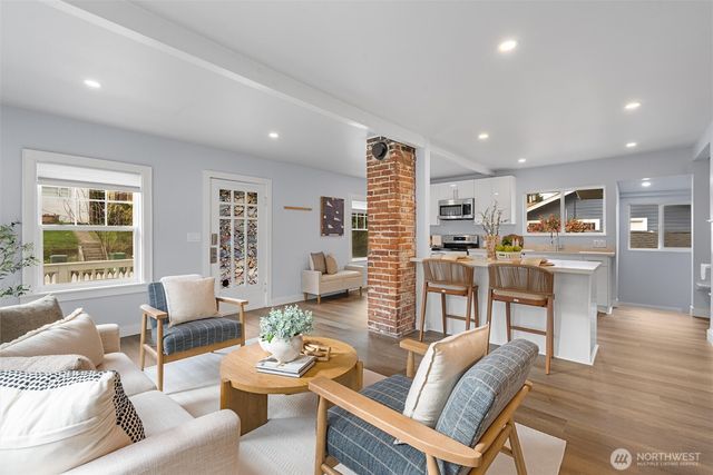 6058 6th Avenue NE, Seattle, WA 98115