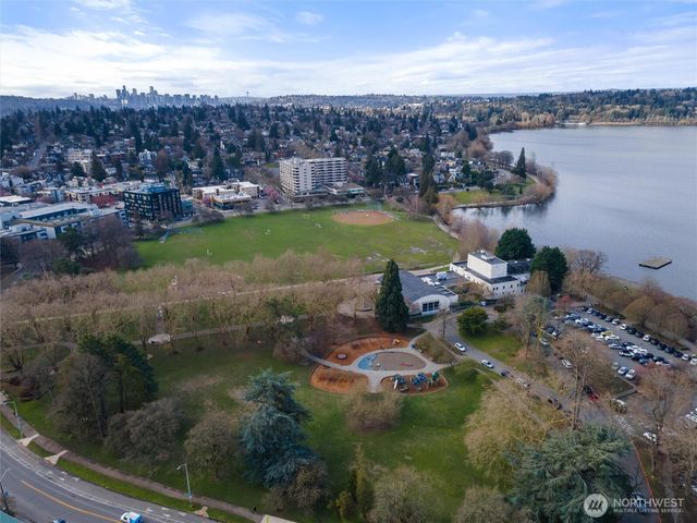 6058 6th Avenue NE, Seattle, WA 98115