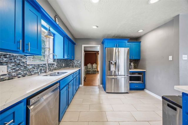 1003 Misty Lea Lane, Houston, TX 77090