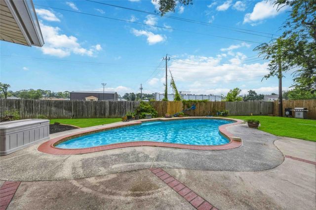 1003 Misty Lea Lane, Houston, TX 77090