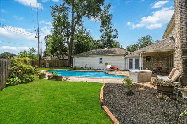 1003 Misty Lea Lane, Houston, TX 77090