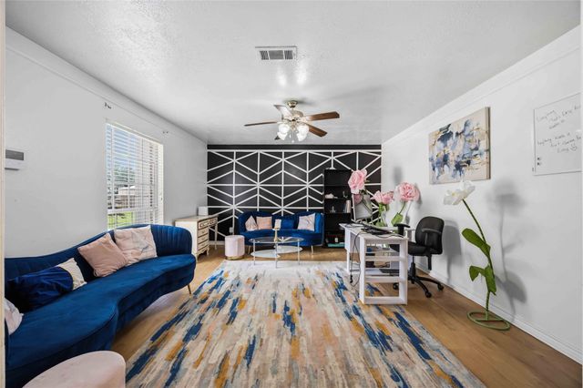 1003 Misty Lea Lane, Houston, TX 77090