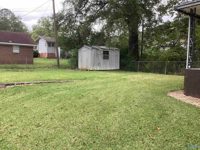 906 N 9th Street, Gadsden, AL 35901