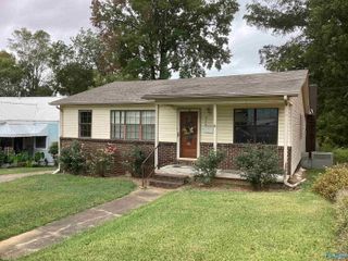 906 N 9th Street, Gadsden, AL 35901
