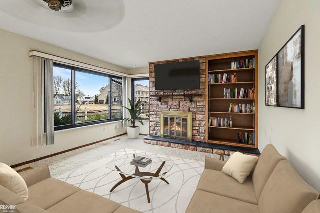 142 Channelsyde Dr Drive, Algonac, MI 48001