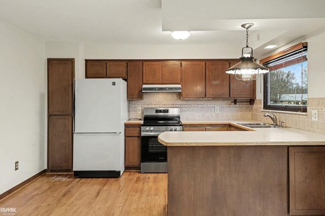 142 Channelsyde Dr Drive, Algonac, MI 48001