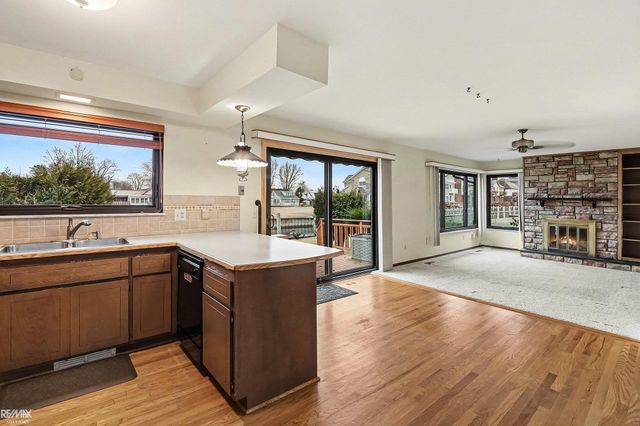 142 Channelsyde Dr Drive, Algonac, MI 48001