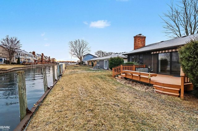 142 Channelsyde Dr Drive, Algonac, MI 48001