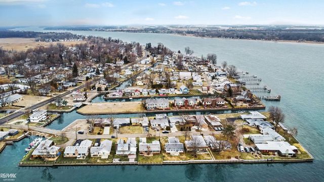 142 Channelsyde Dr Drive, Algonac, MI 48001