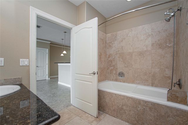 7037 Kingston Cove Lane 316, Willis, TX 77318