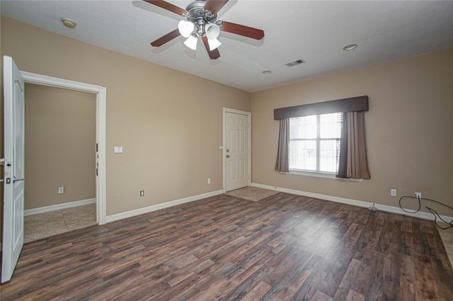 7037 Kingston Cove Lane 316, Willis, TX 77318