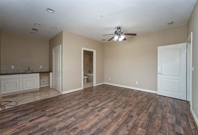 7037 Kingston Cove Lane 316, Willis, TX 77318