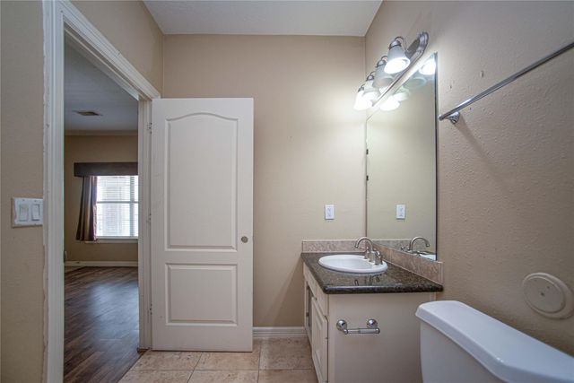 7037 Kingston Cove Lane 316, Willis, TX 77318